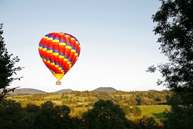 Pourquoi pas en mongolfière