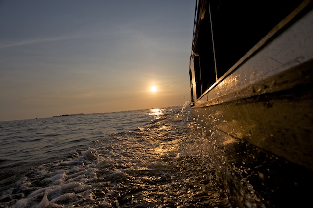 Coucher de soleil du bateau 00480