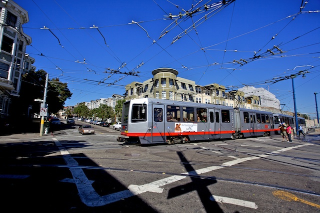 Le tram arrive