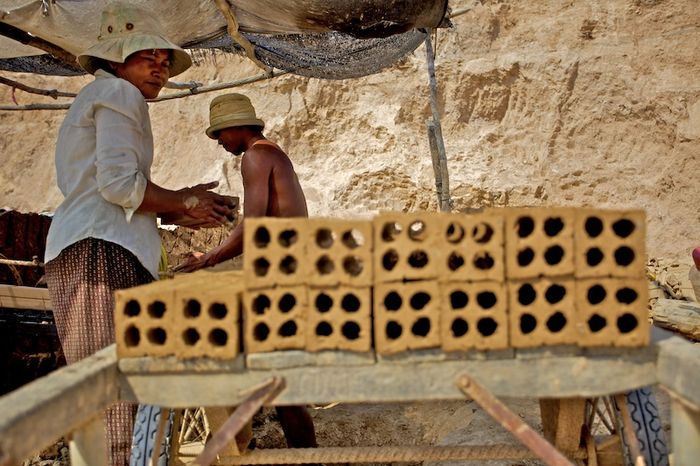 Tirer la charette à bras Tirer la charette à bras