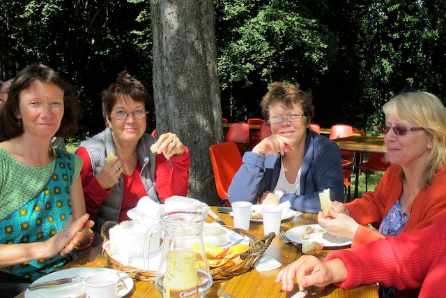 Mariette, Mireille, Monique et Nicole !